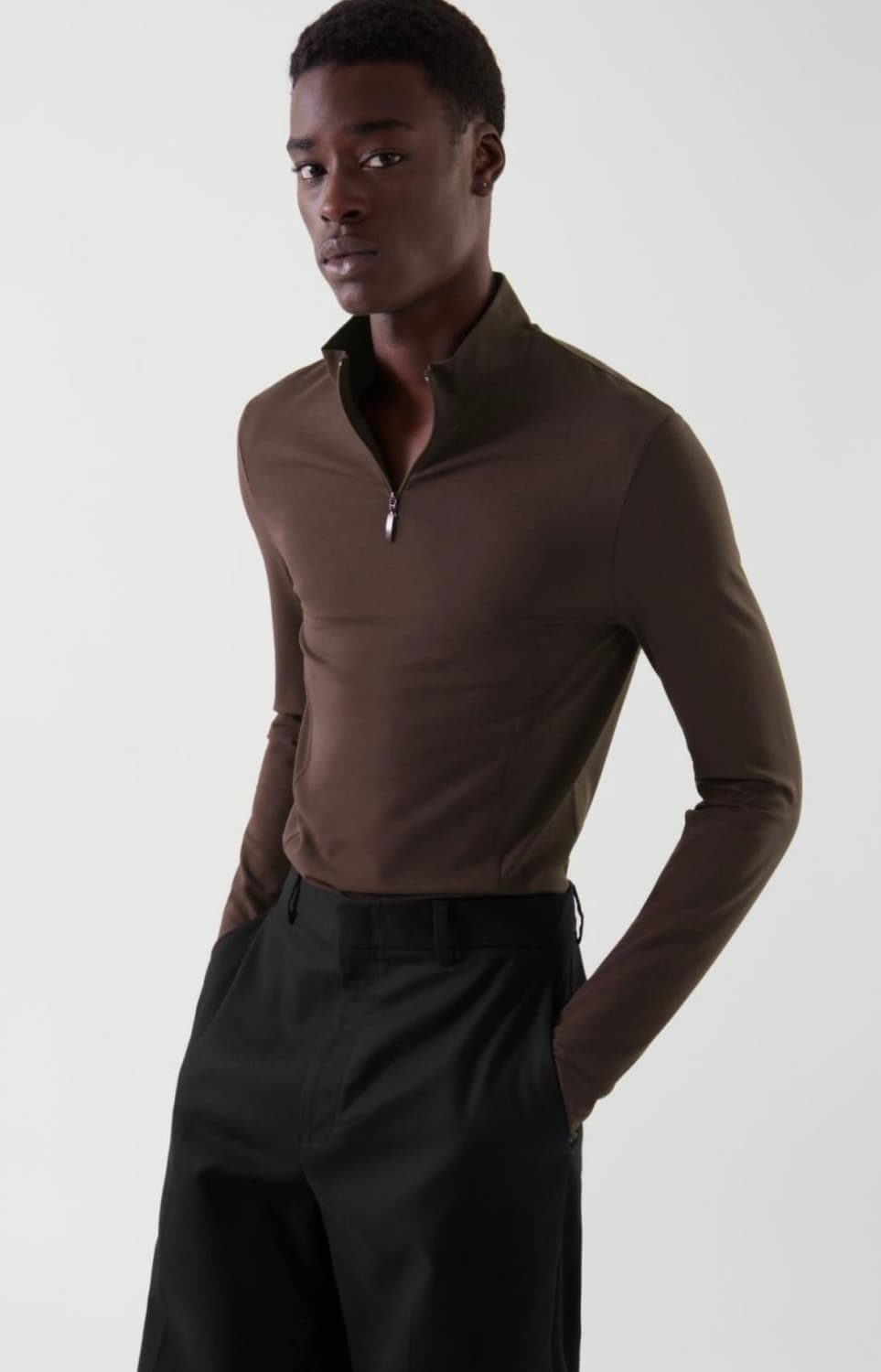 COS 슬림핏 모크넥 탑 브라운 색상 Size M 상품이미지1