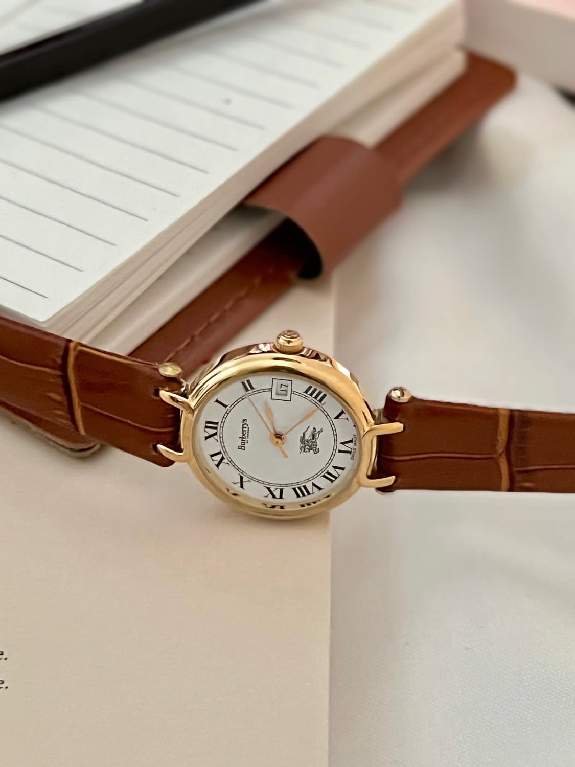 버버리 골드 라운드 여성시계 상품이미지3