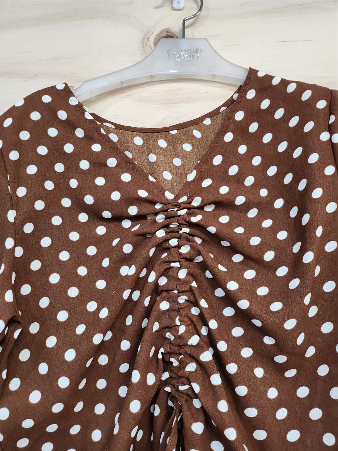 1097) 도트 셔링 블라우스 상품이미지4