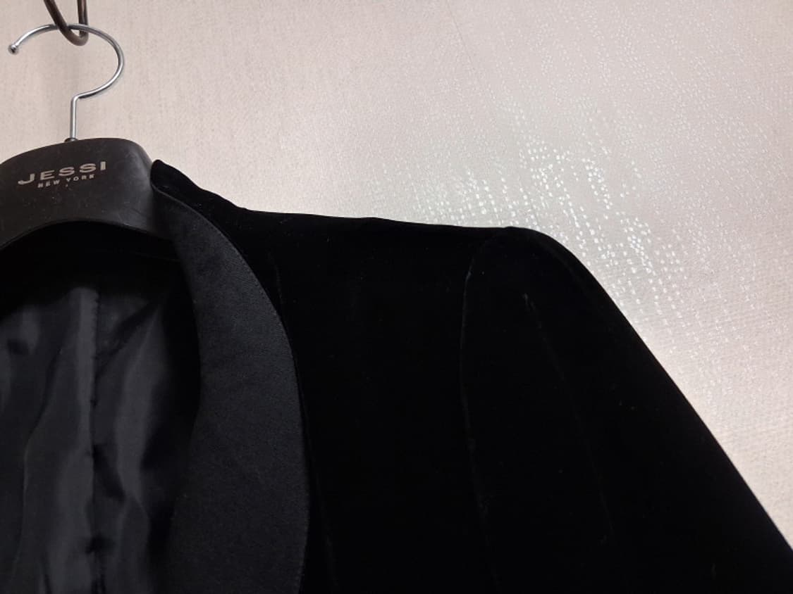 일본빈티지 FROHLICH 검정 벨벳숏쟈켓 레이욘벨벳 여성 77
원산지  상품이미지4