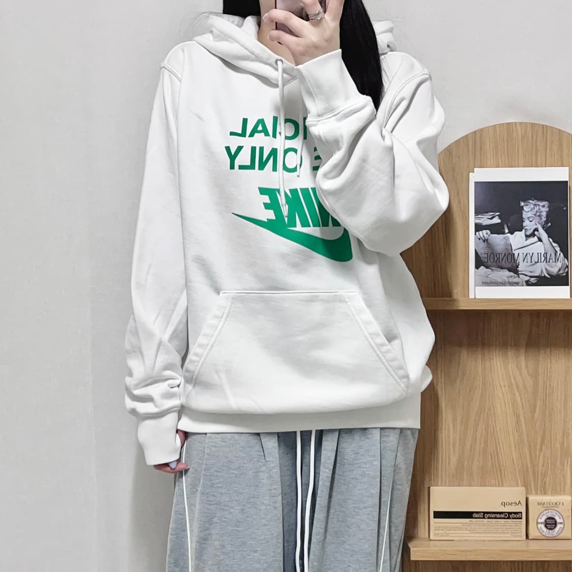 [정품] 나이키 화이트 프린팅 후드티 [ L ] 상품이미지3