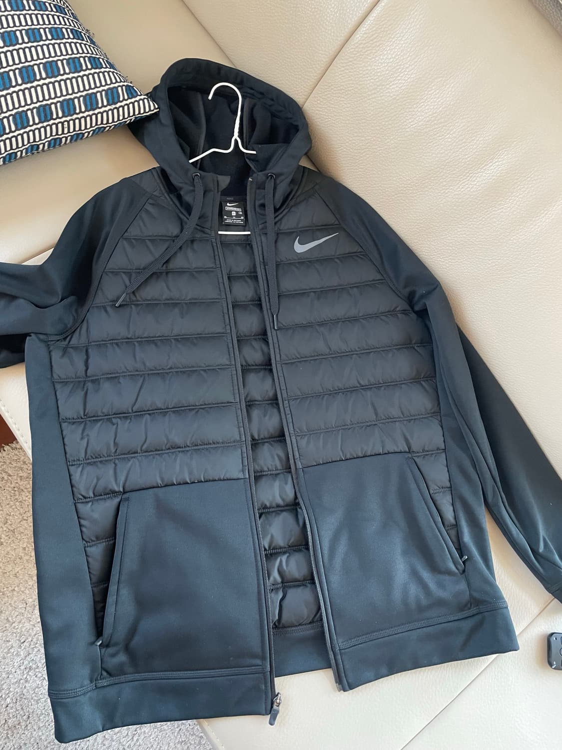 나이키 써마 윈터라이즈 풀집 후드 경량 패딩 xl 사이즈 팝니당 상품이미지1