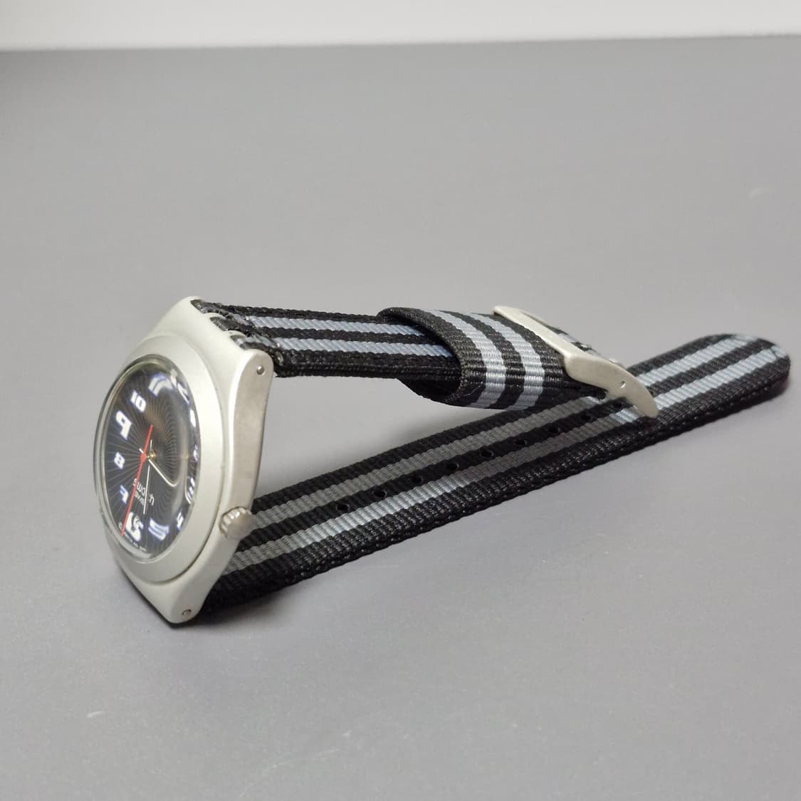 03) 스와치 아이러니 빅 ON TRACK 시계 상품이미지6