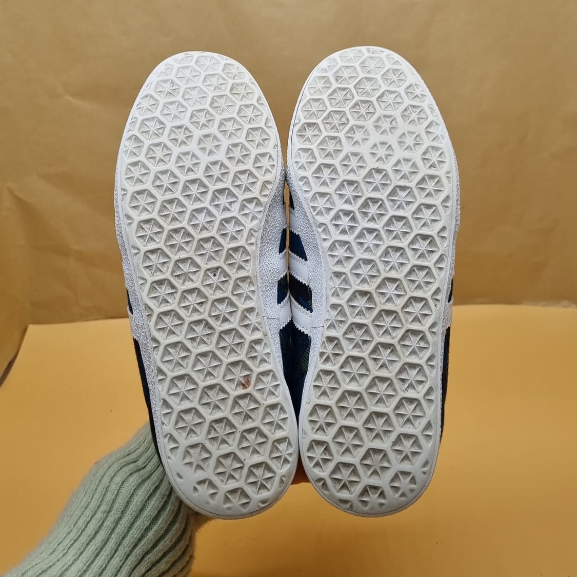 아디다스 가젤 패턴 여성스니커즈235  상품이미지3