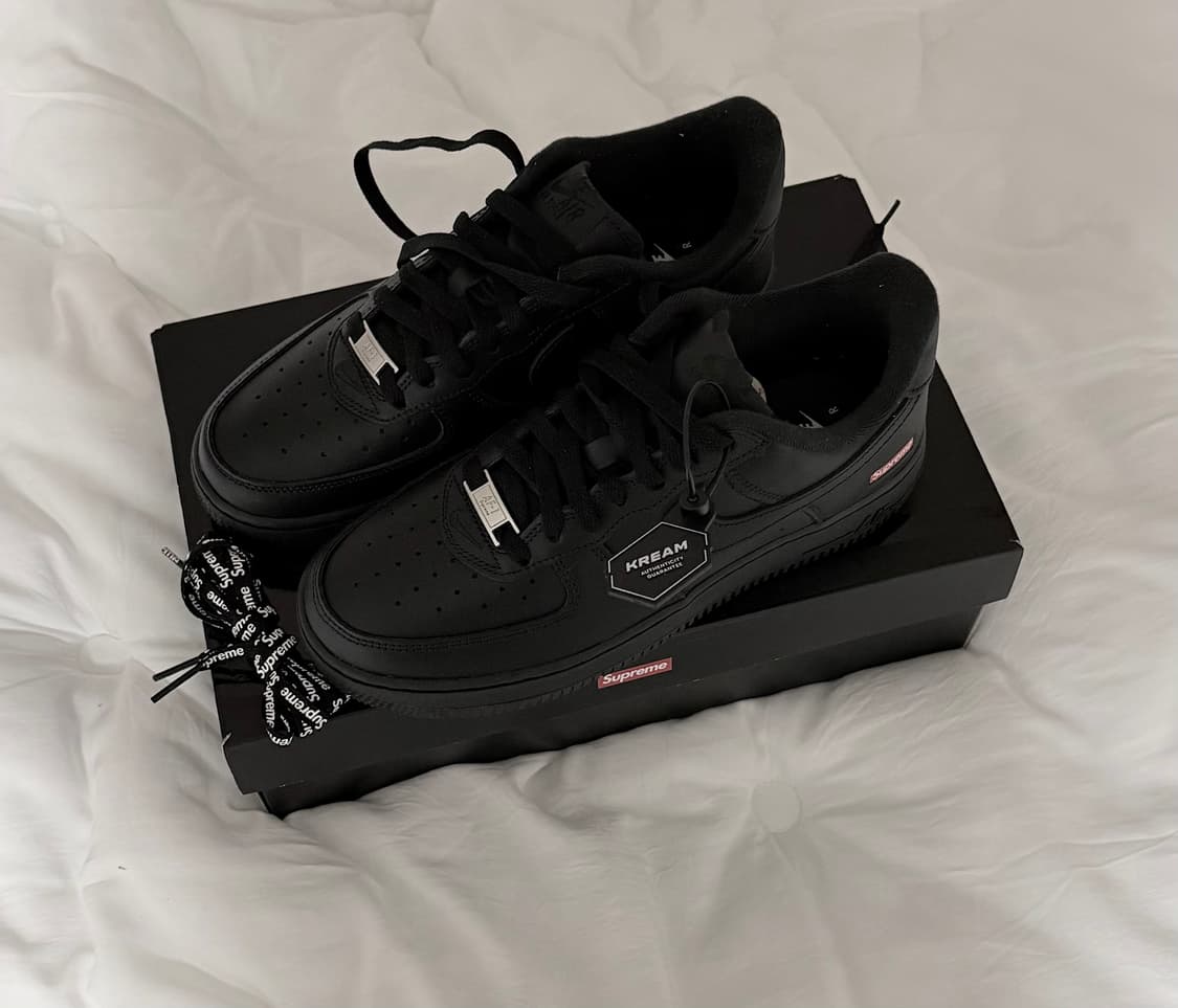 새상품 나이키 슈프림 에어포스 블랙 240 상품이미지1