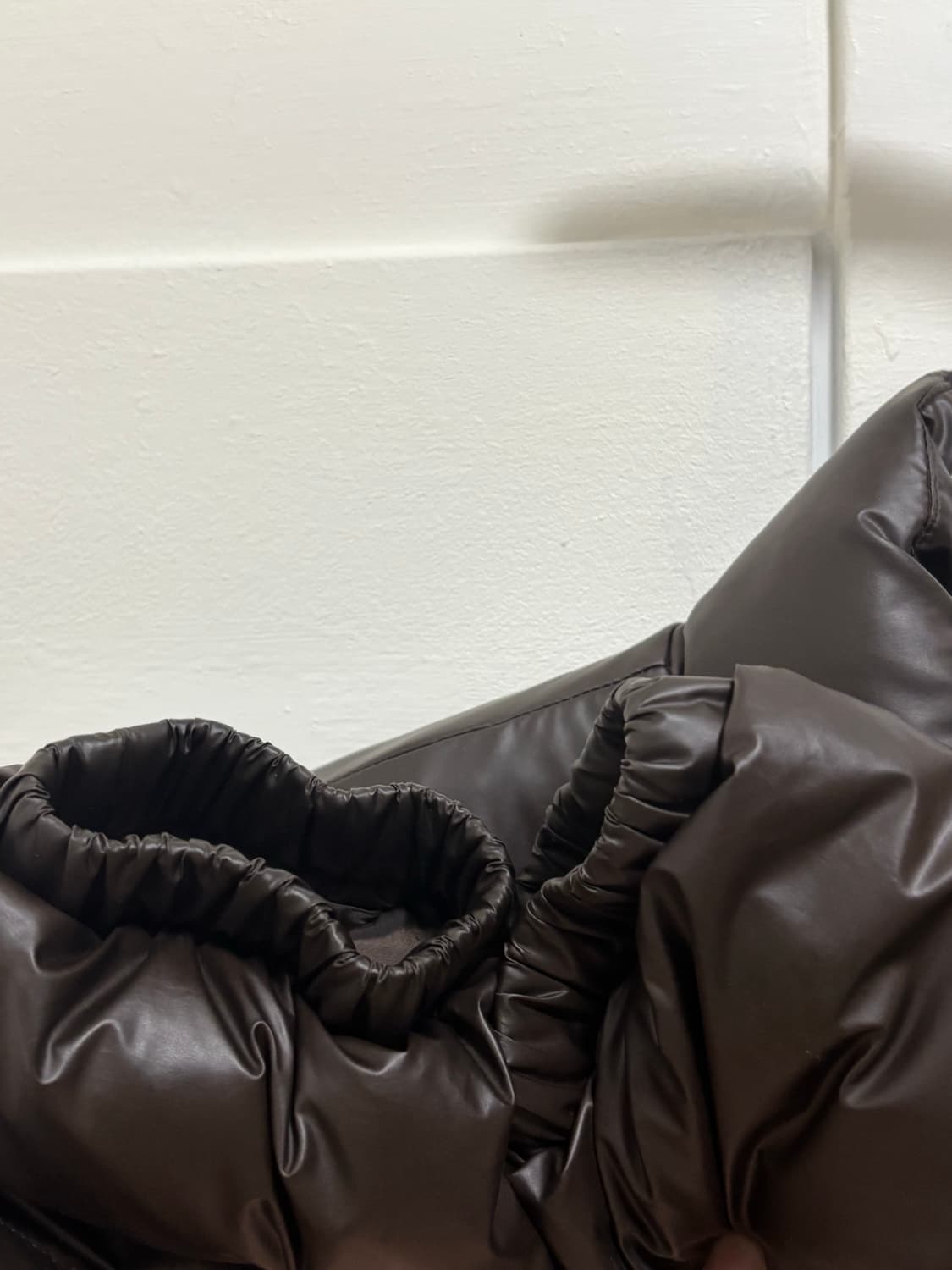 코드그라피 RDS 글로시 덕다운 푸파 숏패딩 브라운 M 상품이미지9