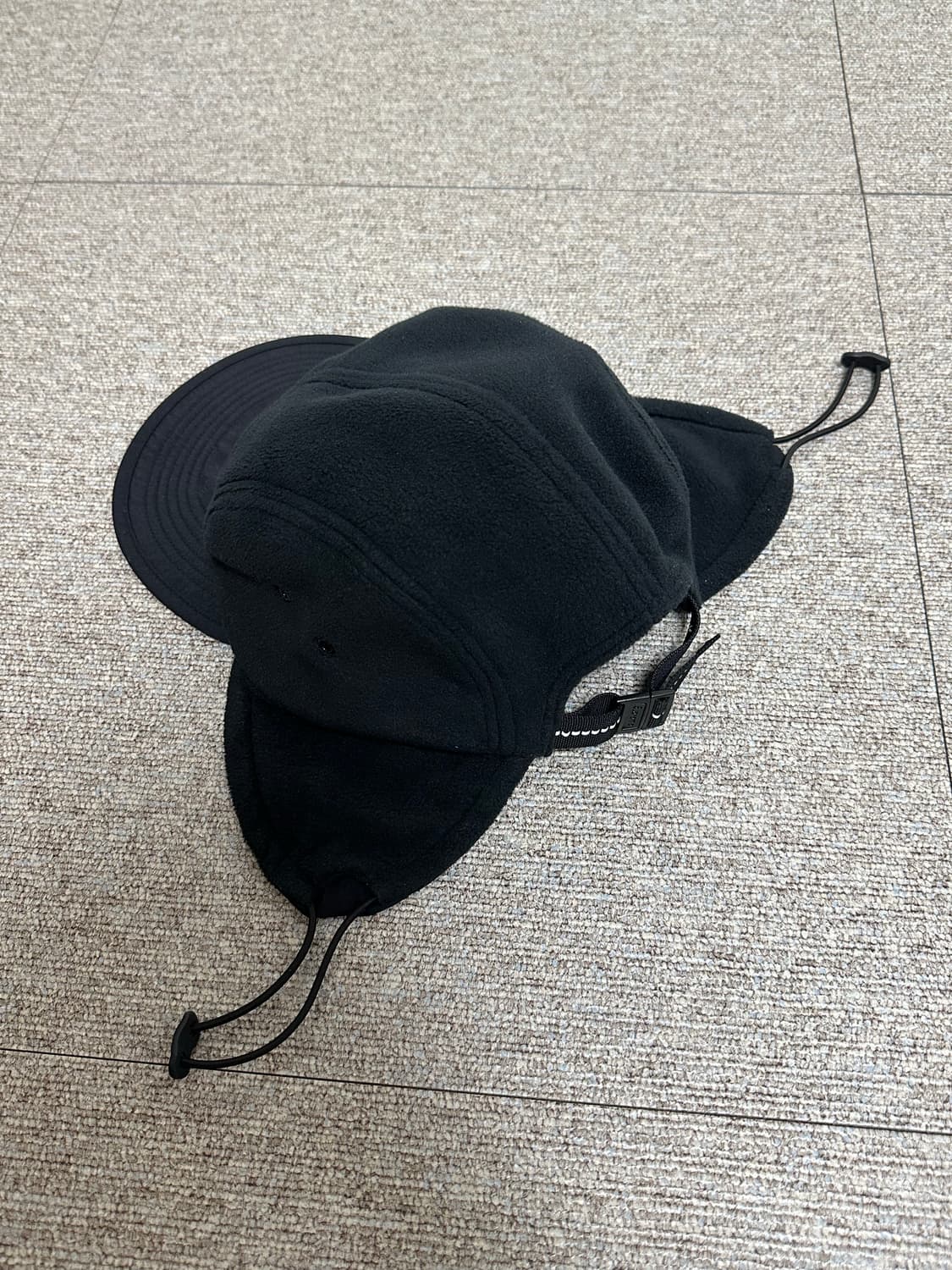 슈프림 폴라텍 이어플랩 캠프캡 블랙 상품이미지2