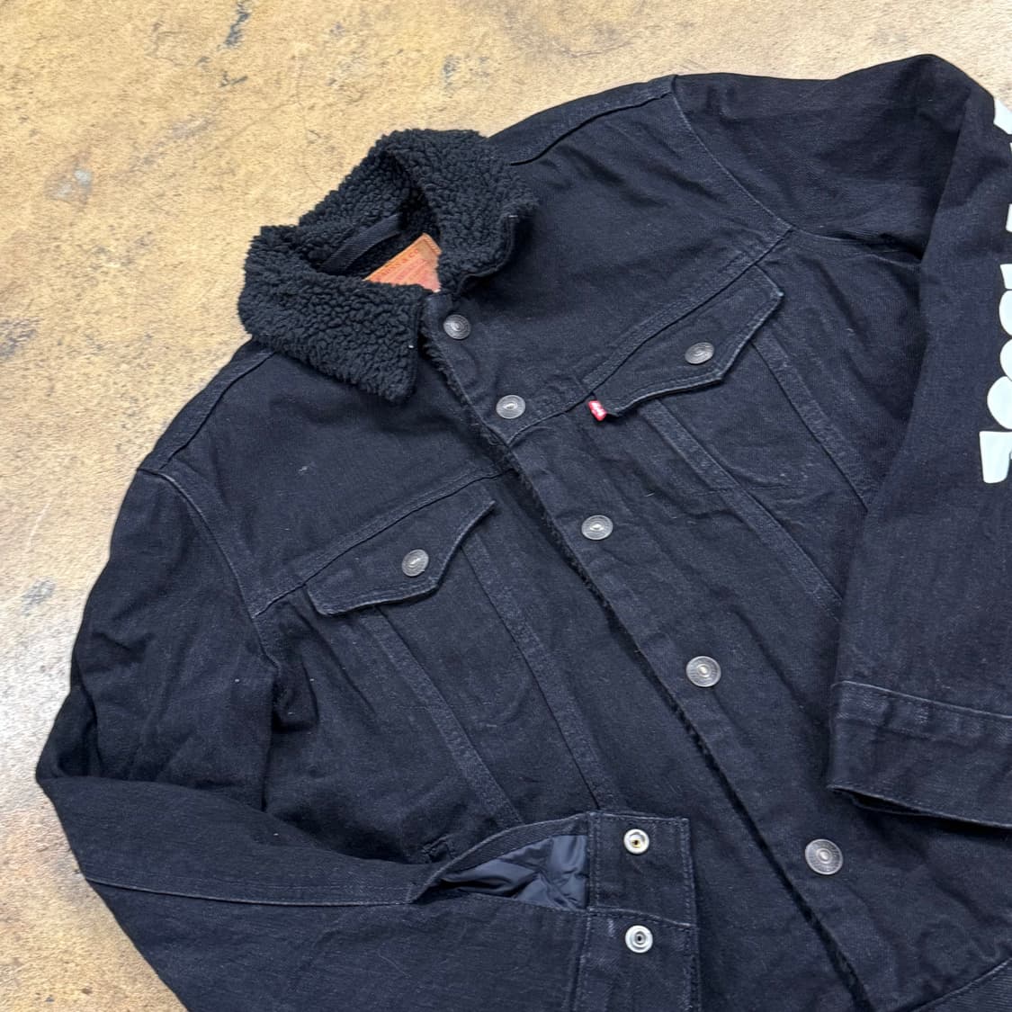 리바이스 미키마우스 올블랙 양털 자켓  상품이미지1