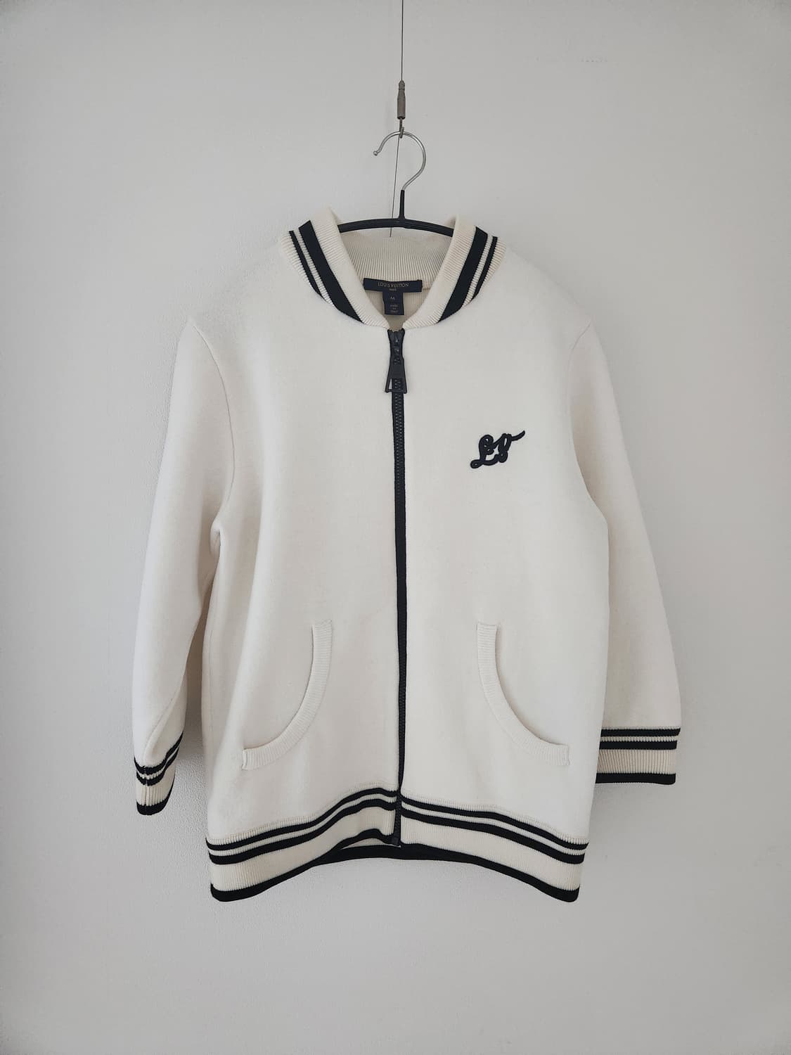 루이비통 화이트 롱 슬리브 재킷+바지 세트 상품이미지2