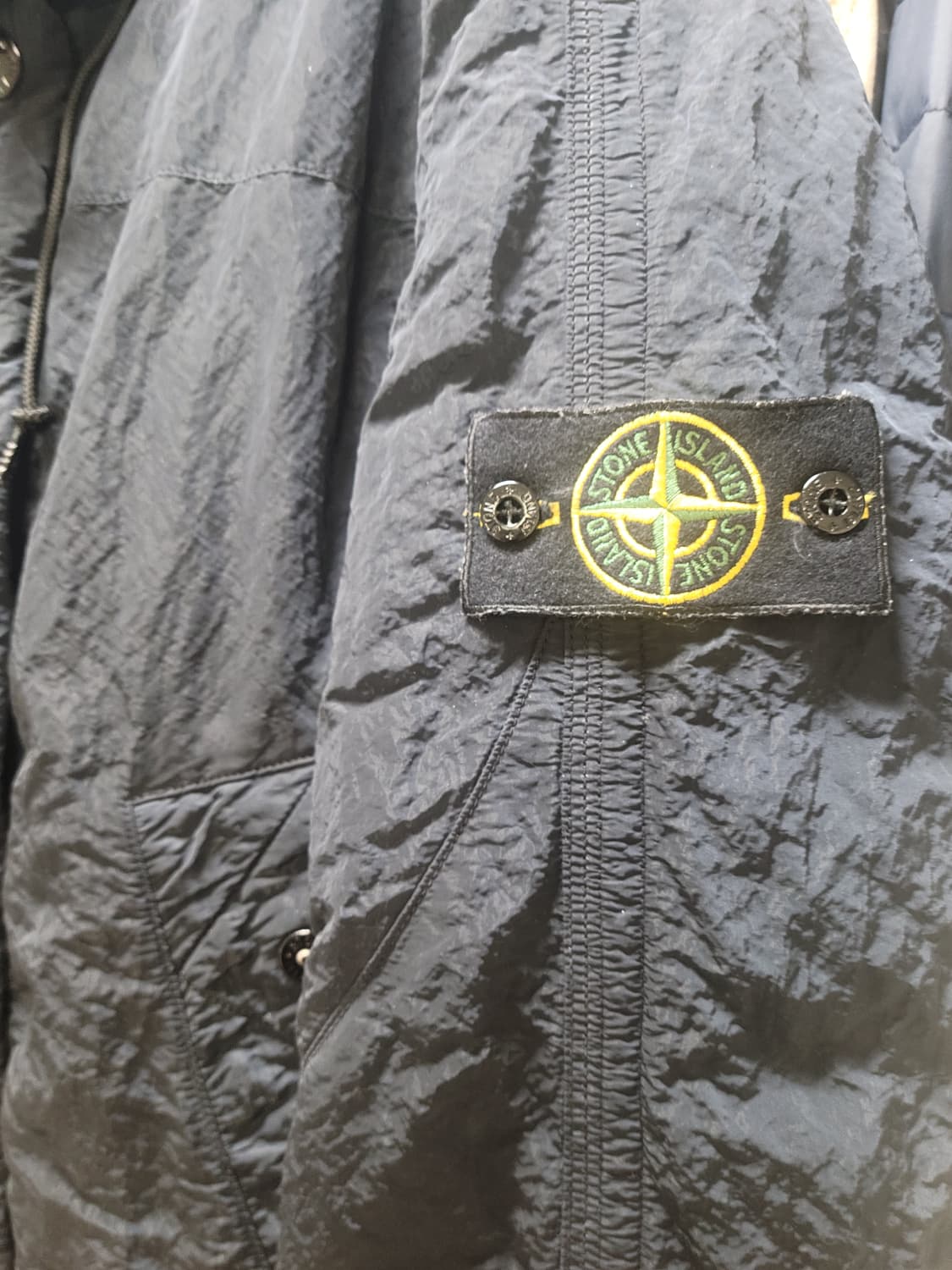 스톤아일랜드 NYLON SHEEN 다운자켓 L사이즈(희귀) 상품이미지3