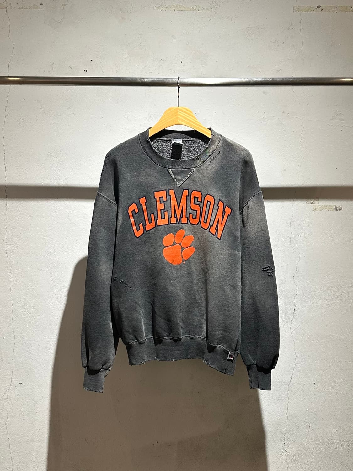 90‘s Russell Clemson Damage Fading Sweat 상품이미지1