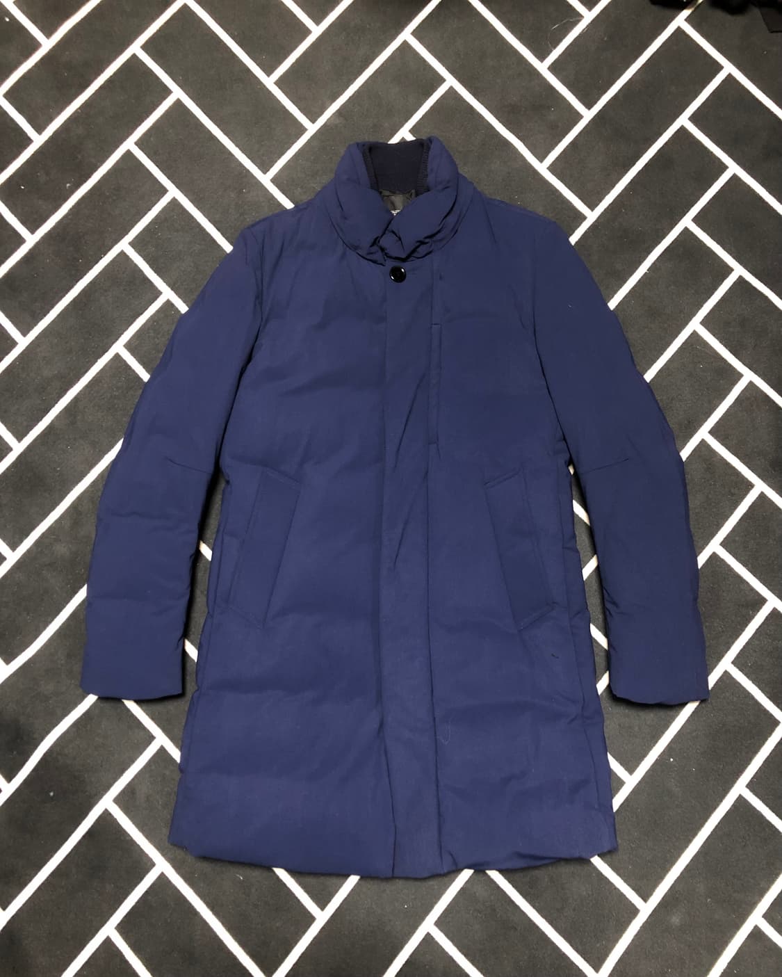 (거의새제품)질스튜어뉴욕 네이비블루 패딩코트/몽클레어 스톤 발망 프라다  상품이미지1