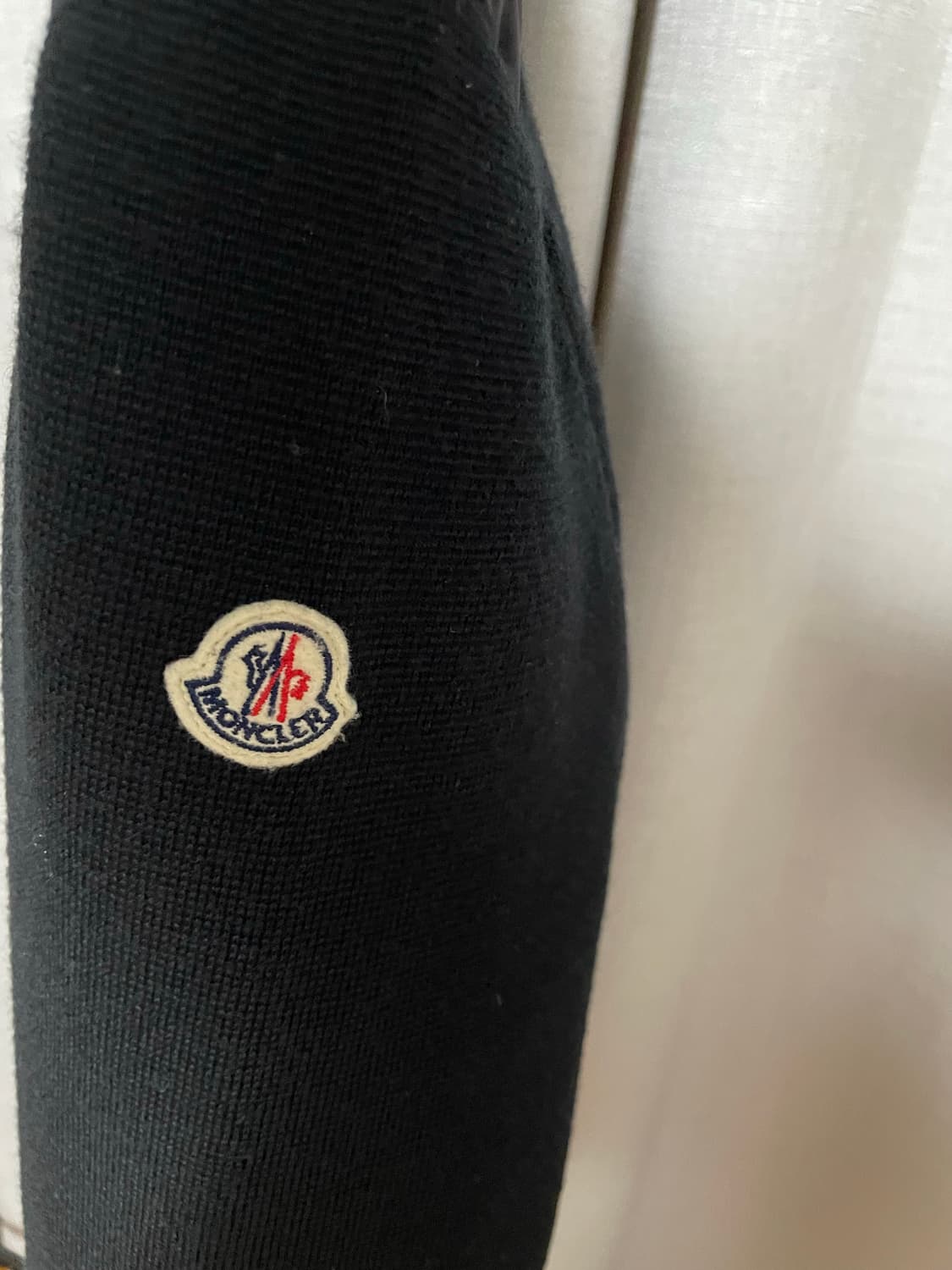 {정품} 몽클레어 니트패딩 김현우패딩 L사이즈 급처 상품이미지3