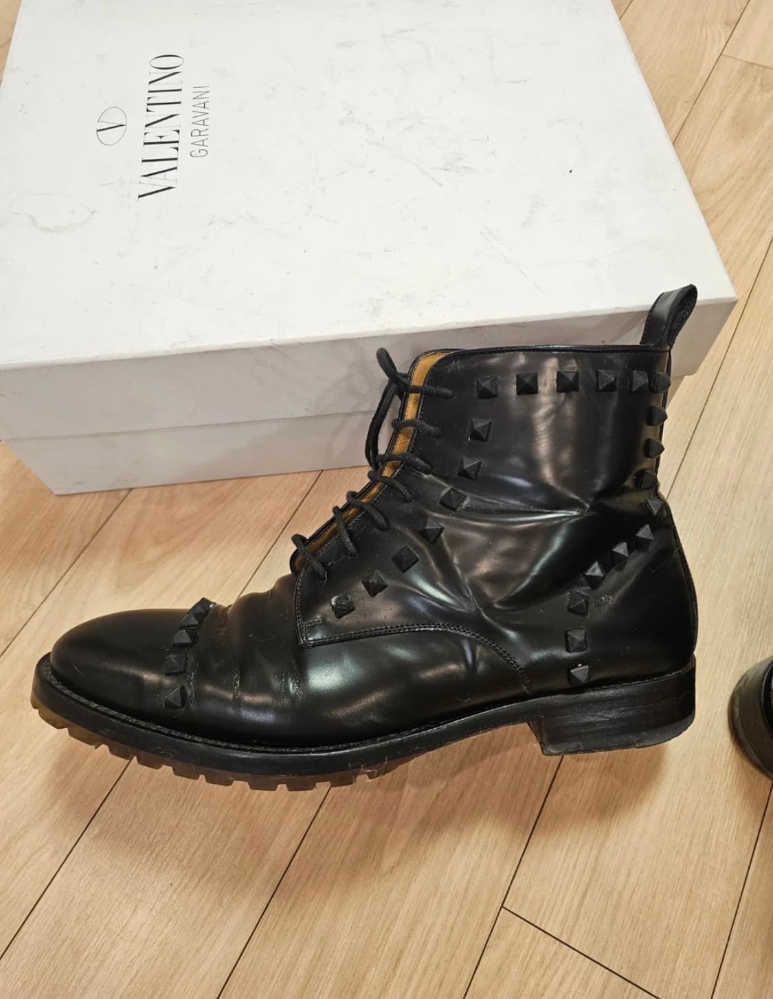 발렌티노 락스터드 앵클 부츠 블랙 42 상품이미지3