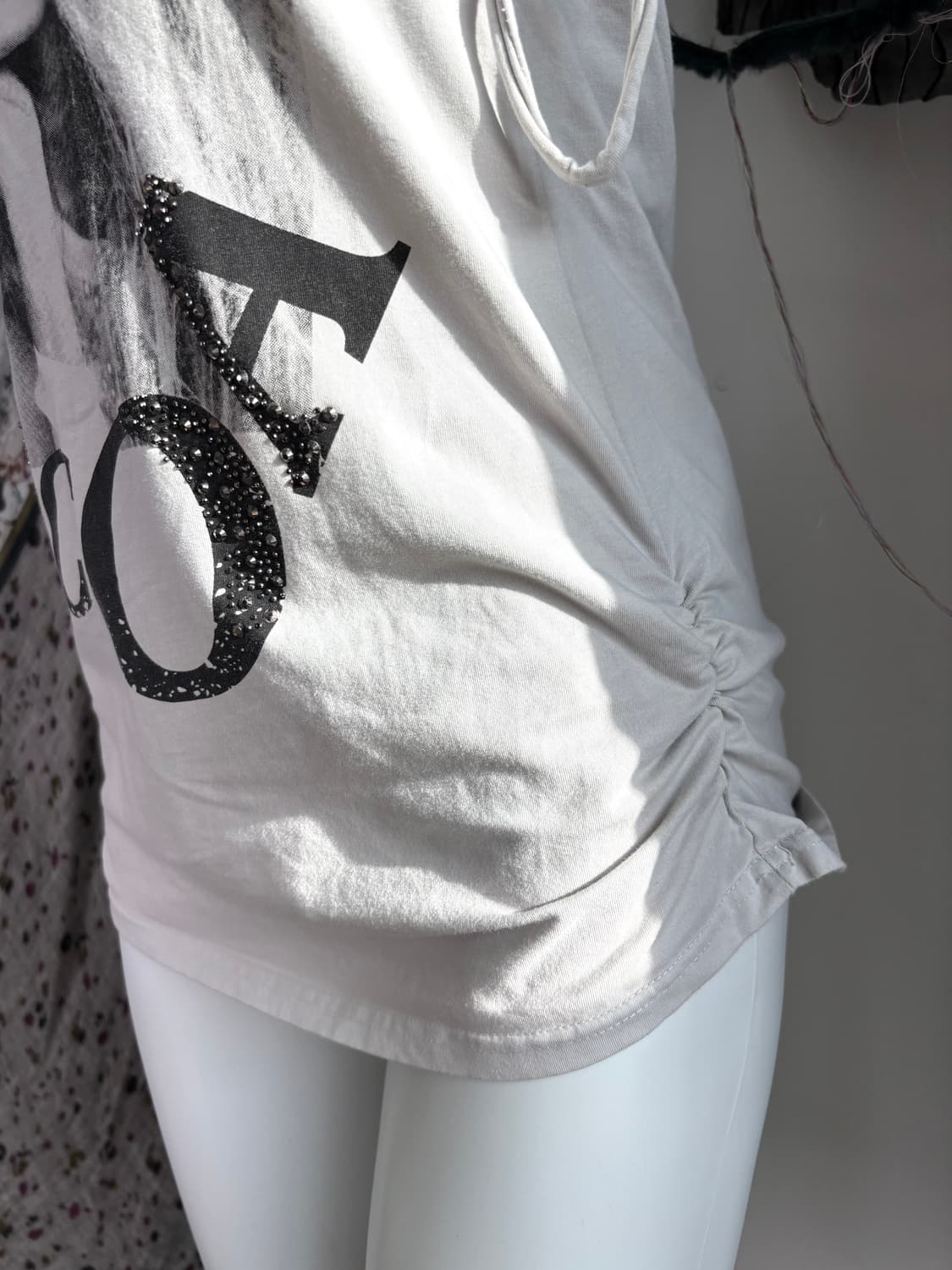 Y2k 소프트 뮤즈 드레이프 티 상품이미지6