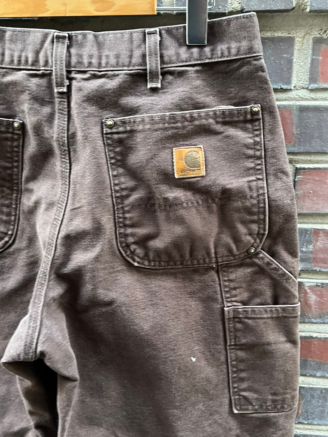 00's [33x30] 칼하트 B136 DKB 더블니 워크팬츠 다크브라운 상품이미지9