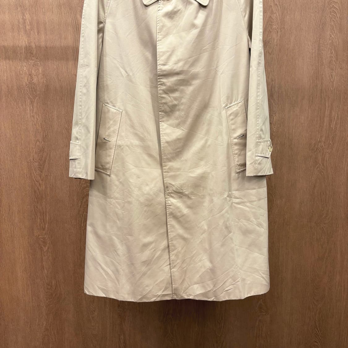 버버리 싱글 브레스티드 코트 노바 체크 안감 소매 스트랩 디테일 베이지 상품이미지5