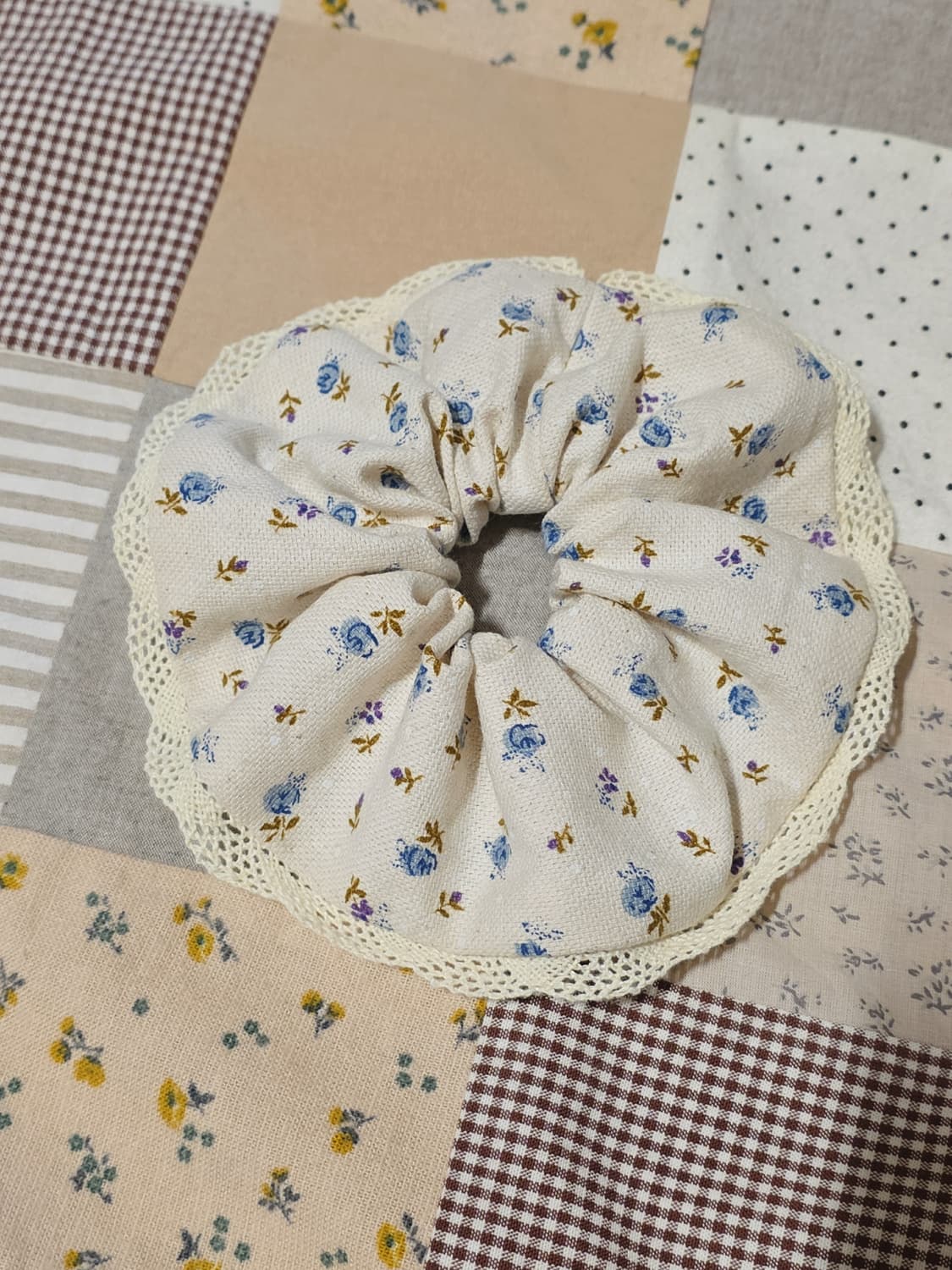 핸드메이드 블루 스크런치 상품이미지1