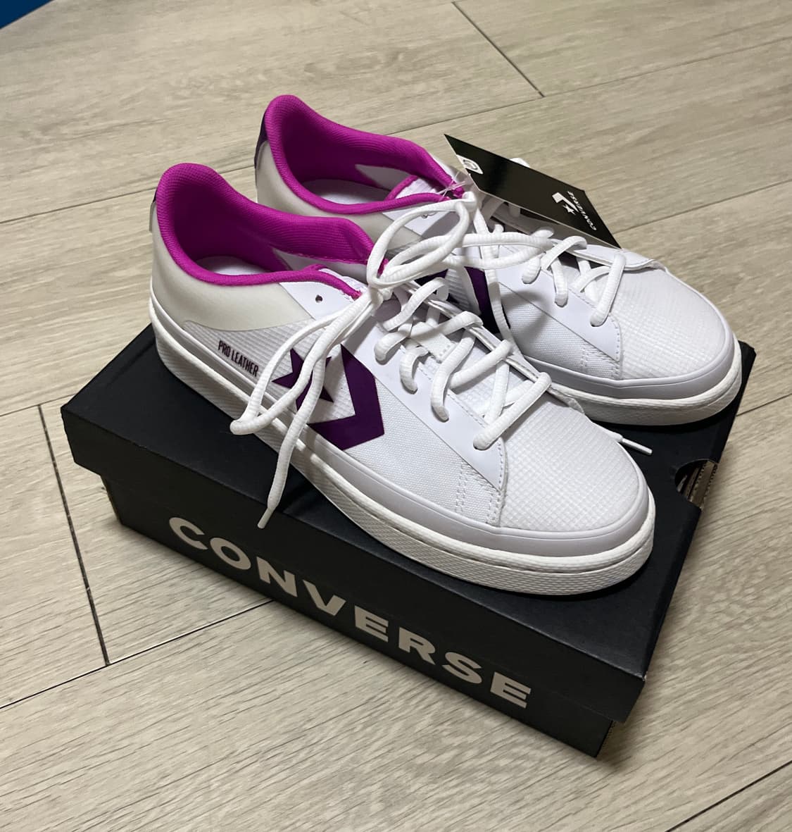(새상품)컨버스 프로레더 운동화 화이트 240~245 상품이미지3
