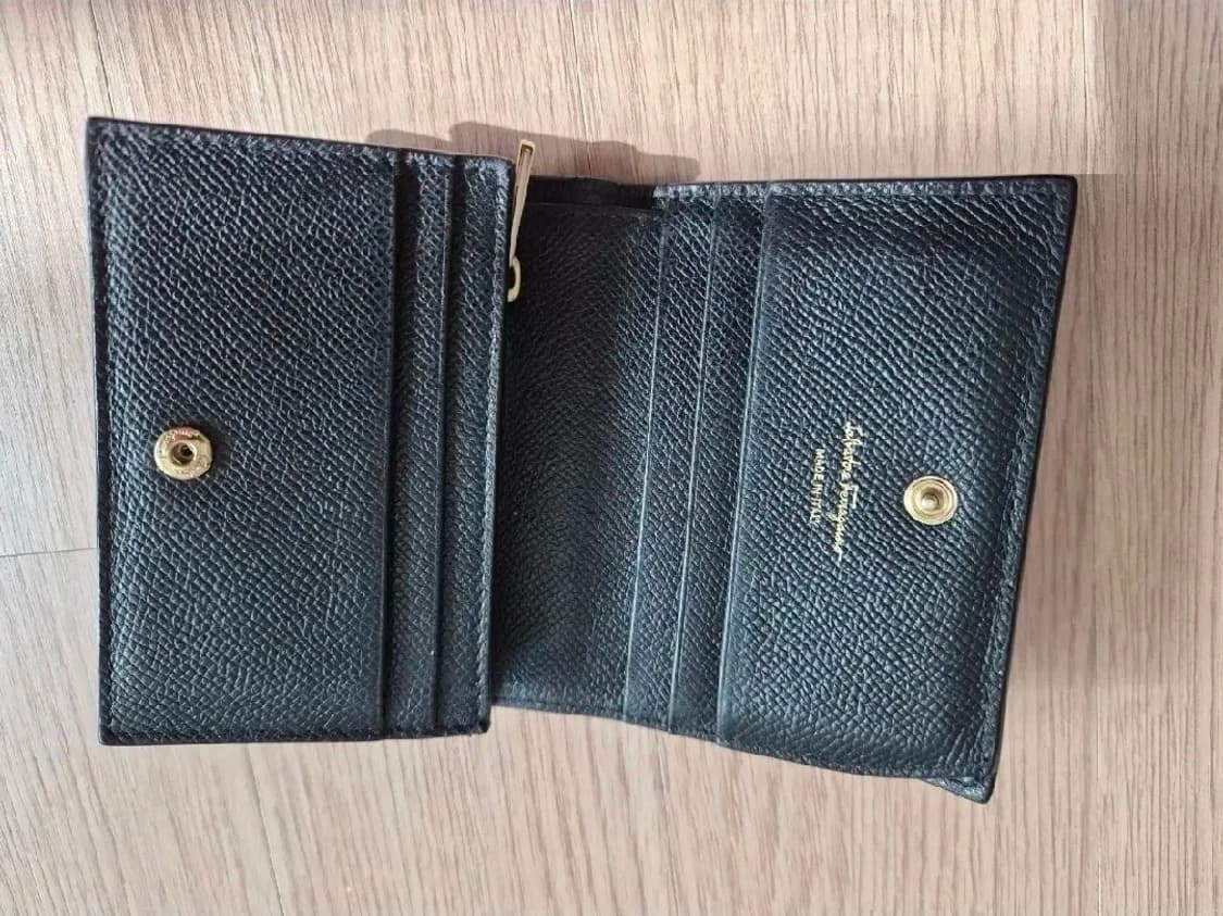 페라가모 바라보우 블랙 반지갑 상품이미지3