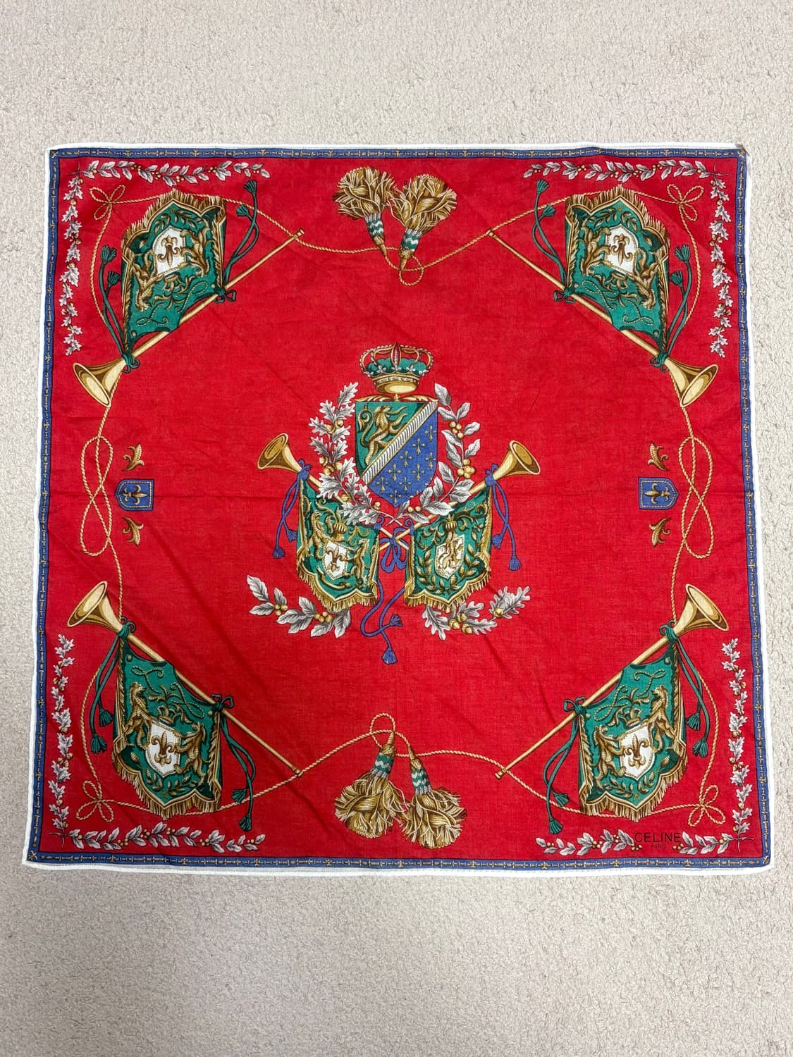 셀린느 빈티지 로열 엠블럼 쁘띠 스카프 상품이미지1
