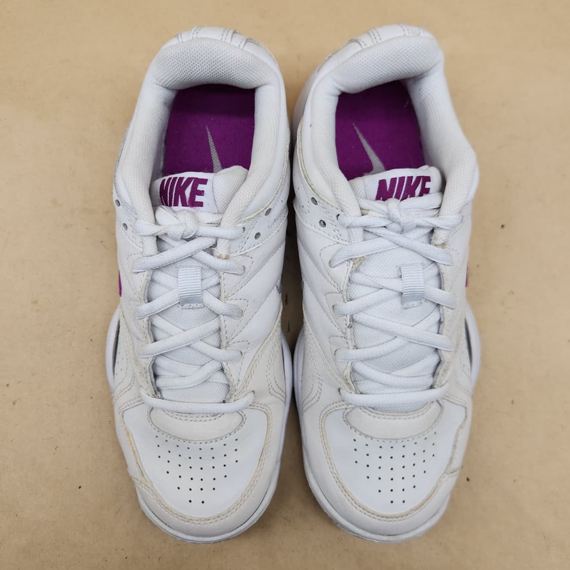 나이키 시티 코트  테니스화 240 상품이미지2