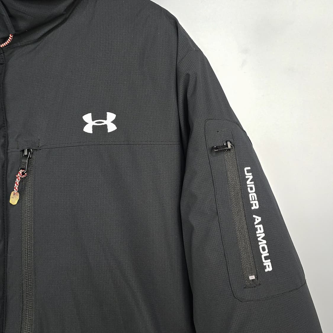 언더아머 구스다운 자켓 M 상품이미지3