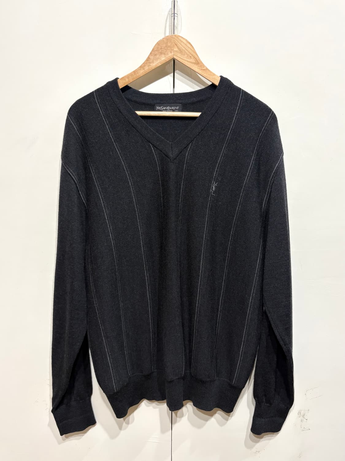 입생로랑 브이넥 울 니트 상품이미지1