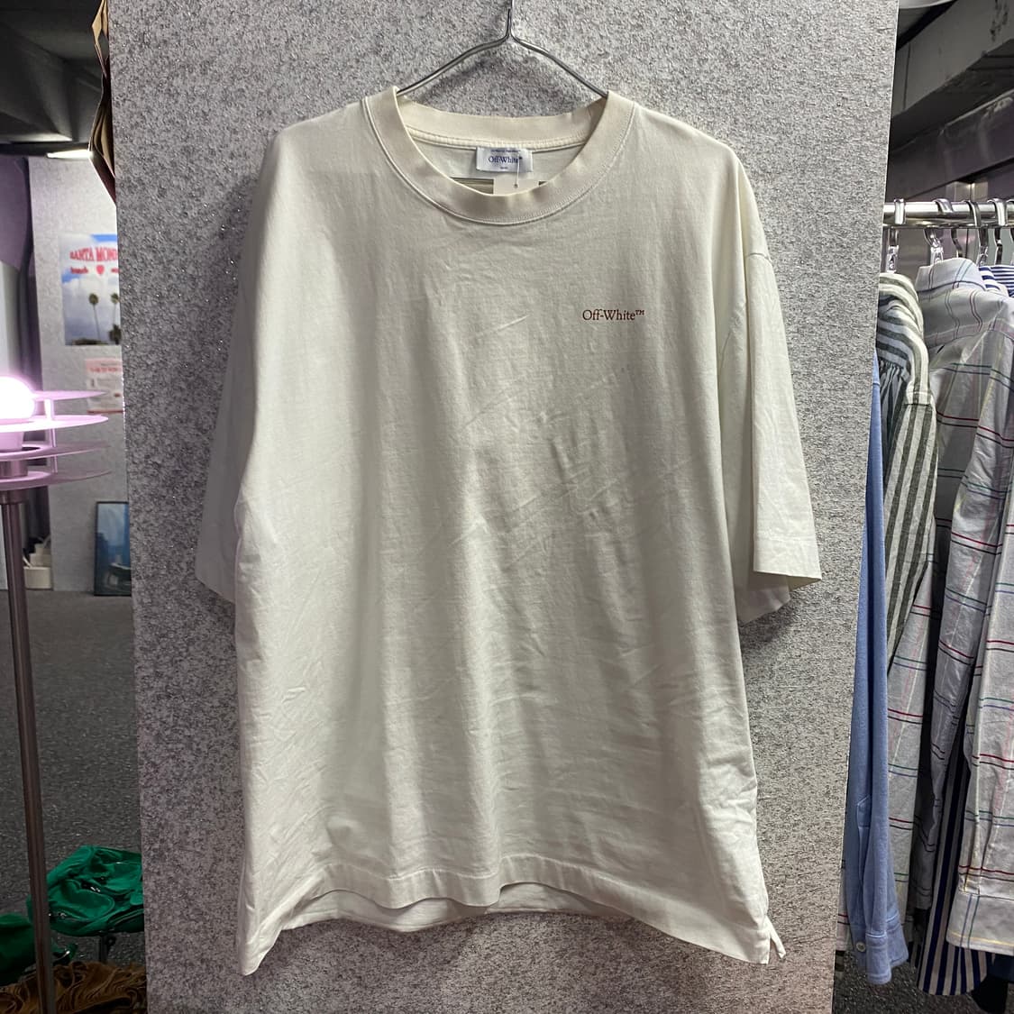 오프화이트 스크래치 애로우 스케이트 반팔티 B4311 상품이미지2