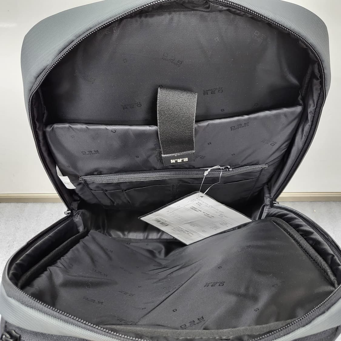 샘소나이트 정품 RED ARZOE 백팩 45x30cm 상품이미지7