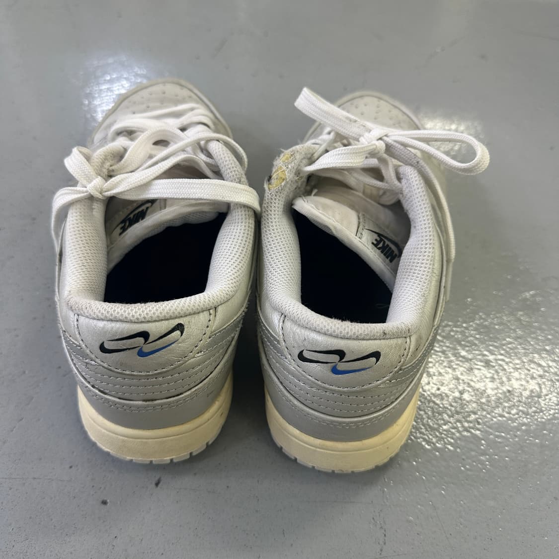255 나이키 덩크 로우 메탈릭실버 0407D 상품이미지3