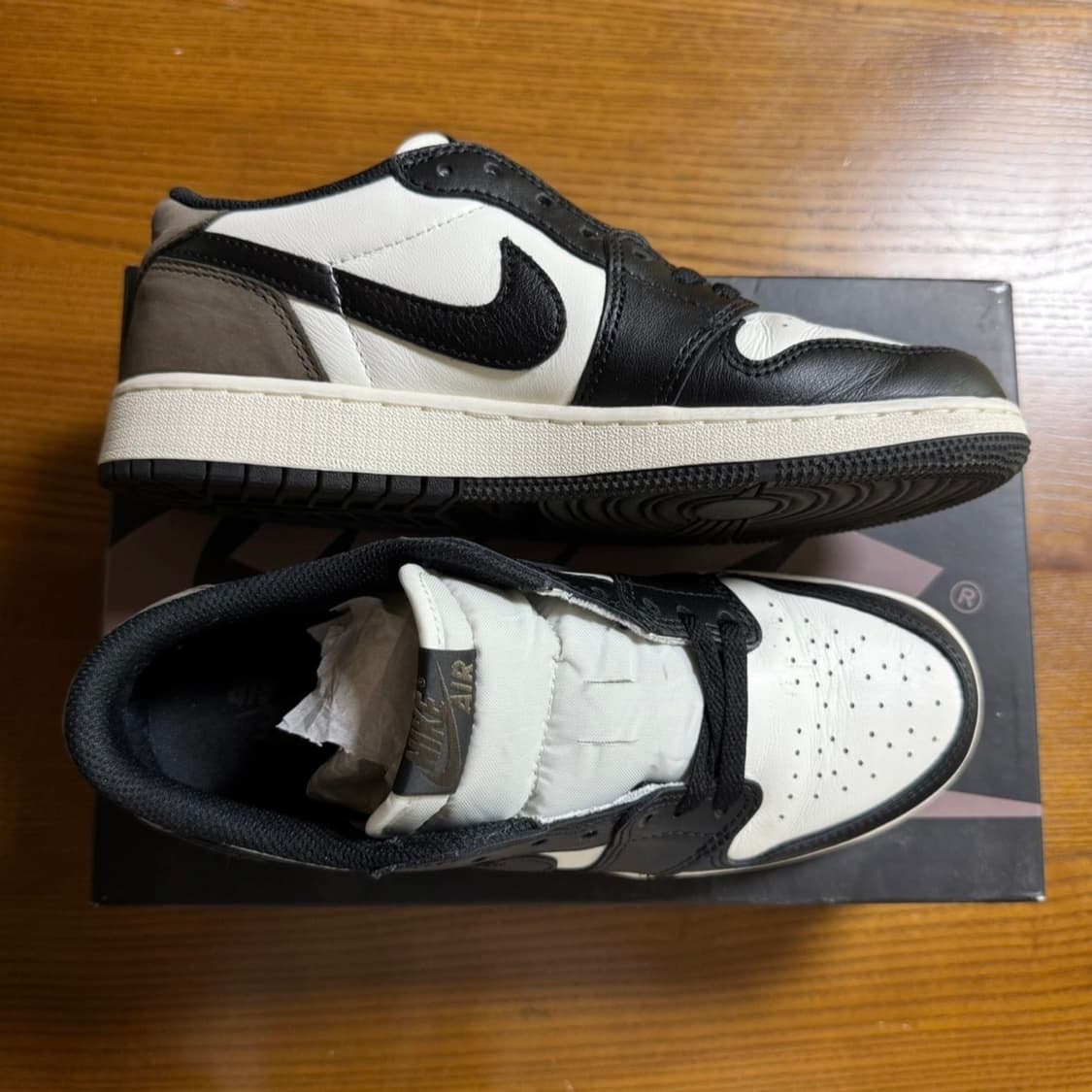 조던1 로우 모카 240(6Y) 상품이미지1