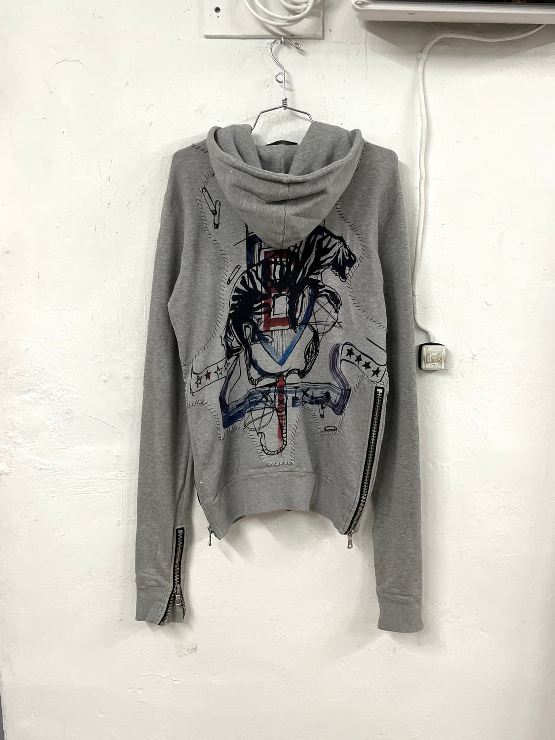 발망 2011SS 데카르넹 디스트레스드 패치 후드 집업 상품이미지1