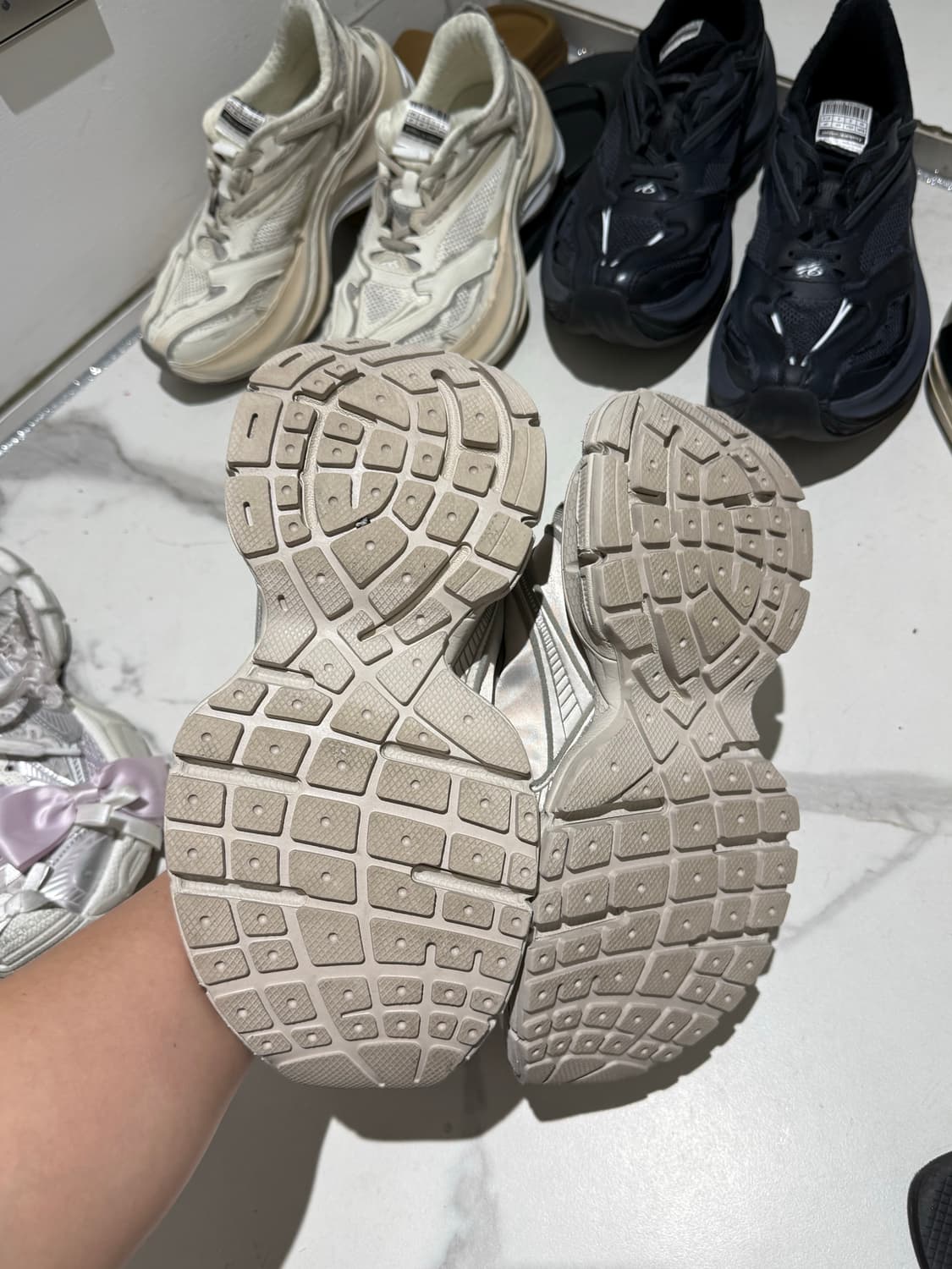 발렌시아가 3XL 리본 스니커즈 상품이미지4