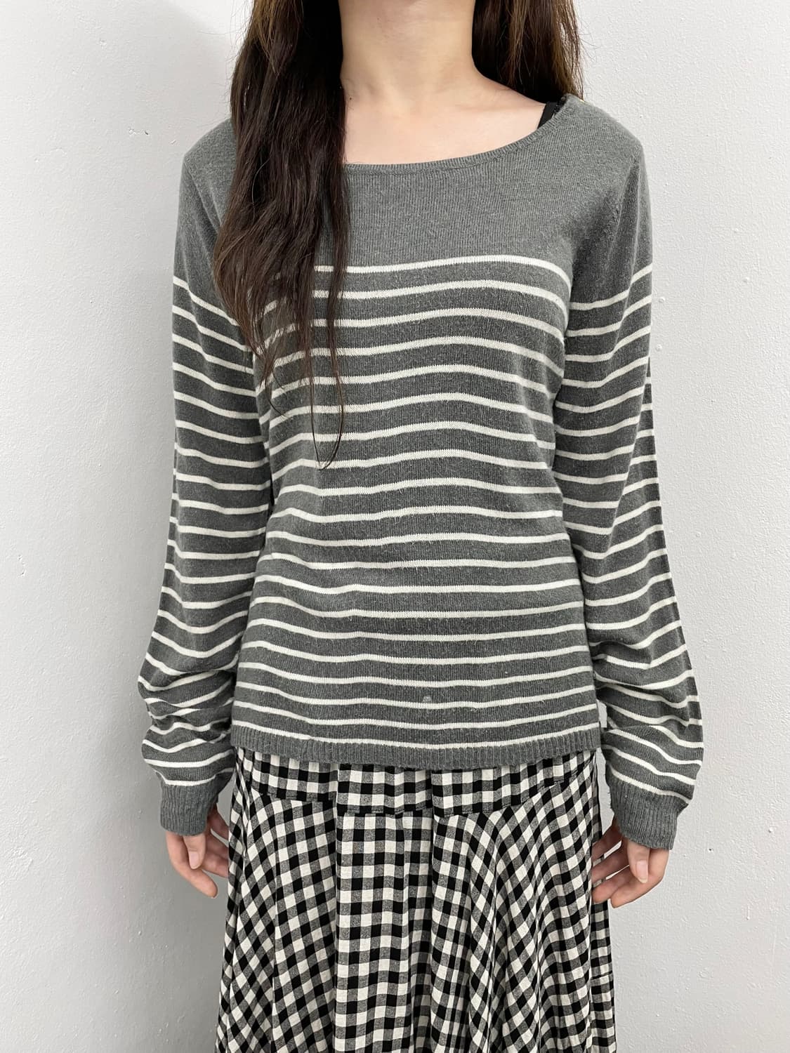 코지 버튼 스트라이프 니트 상품이미지1