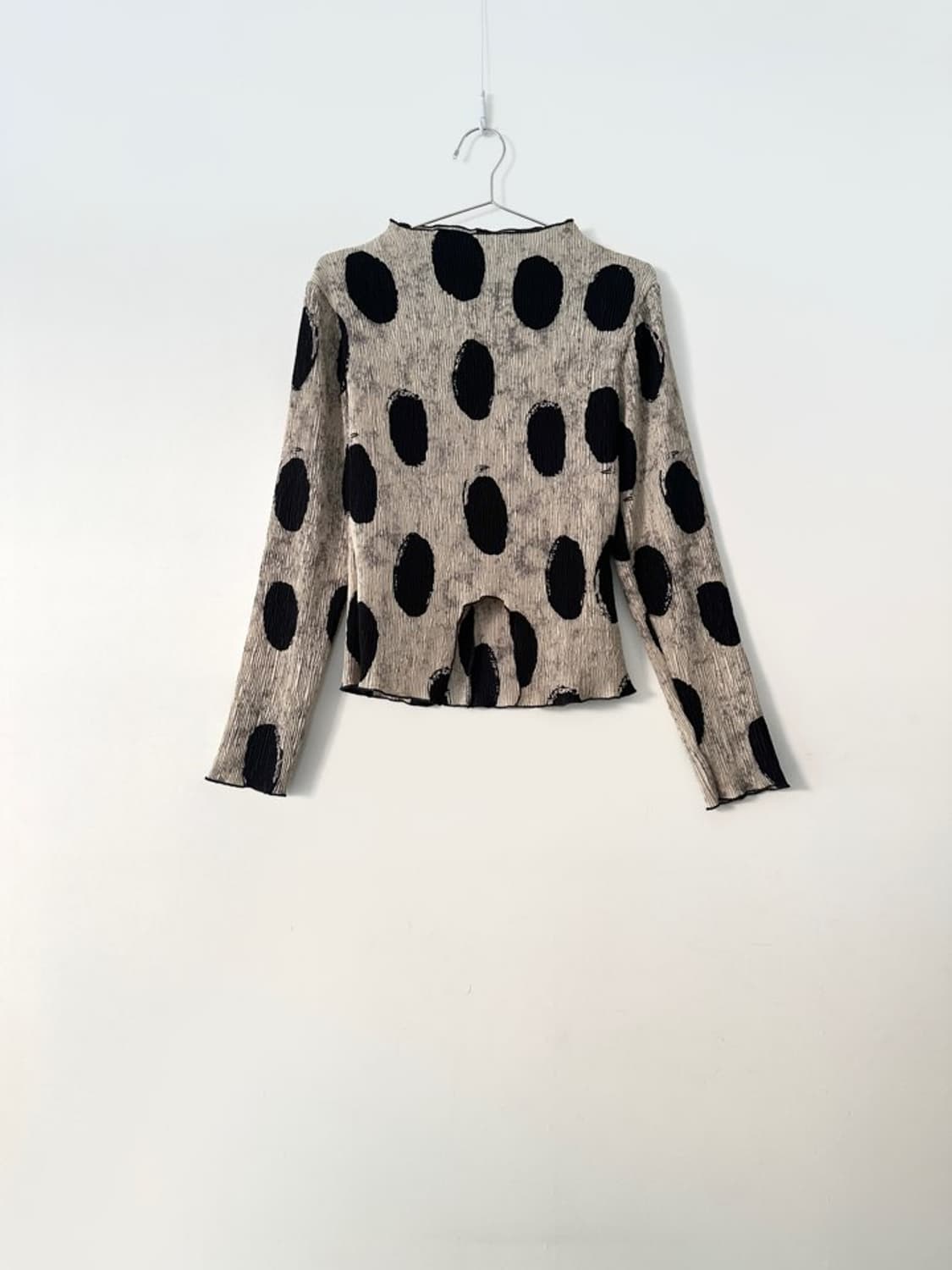 Big dot sleeveless top / beige 상품이미지1