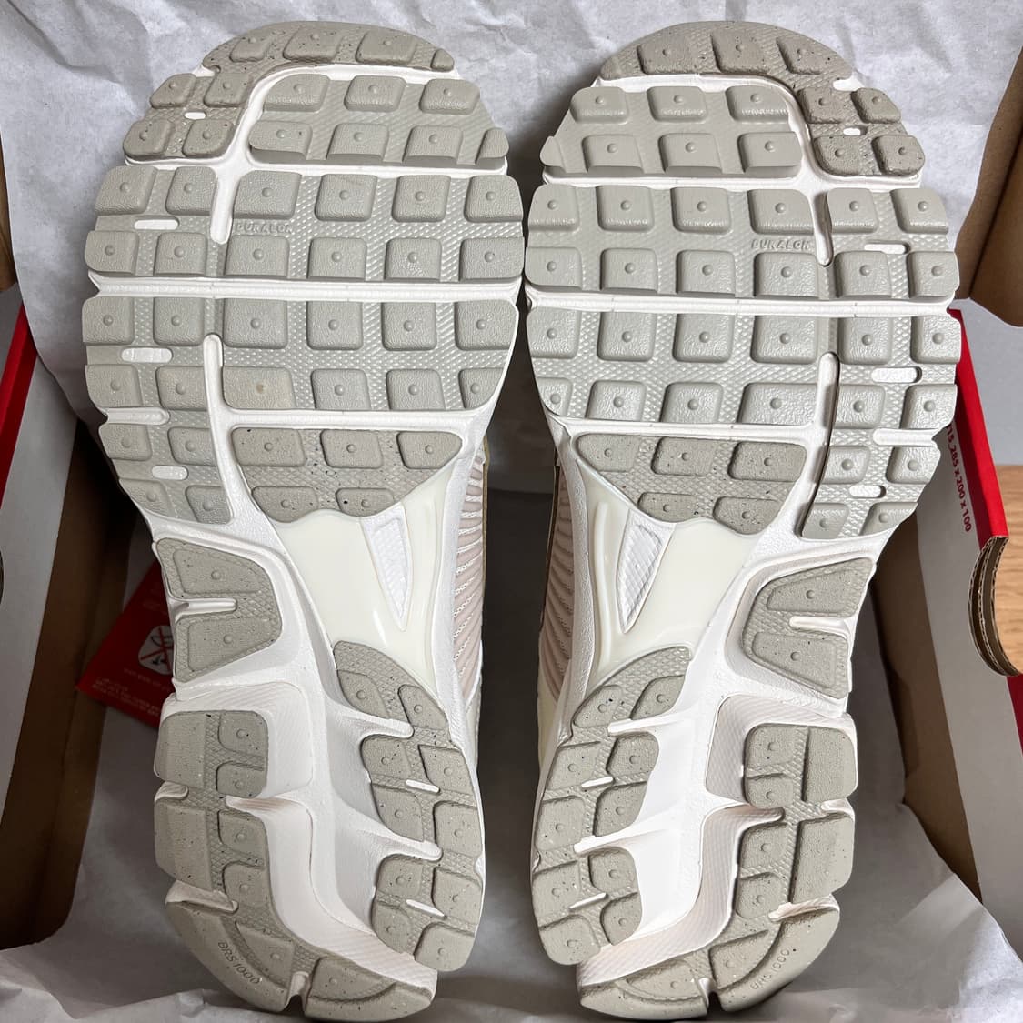 [새상품/235] 나이키 줌 보메로 5 페일 아이보리 샌드드리프트 상품이미지2