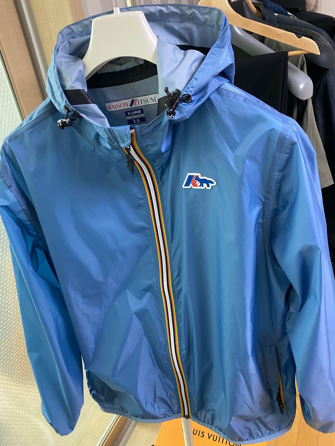 메종키츠네 K-WAY 콜라보 바람막이 상품이미지1