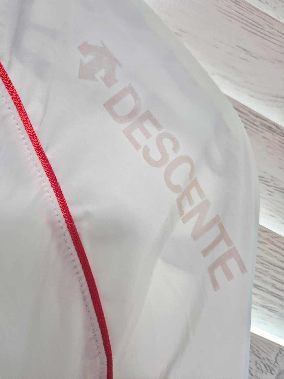 데상트반팔아노락(정품)반팔바람막이 상품이미지6