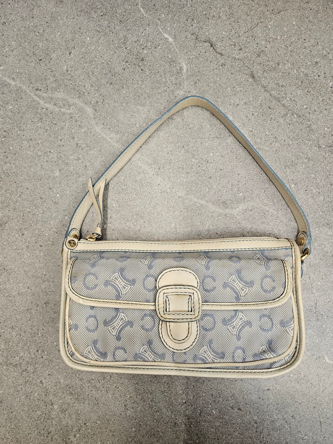 CELINE 셀린느 마카담 트리옹프 캔버스 및 가죽 숄 더백 상품이미지1