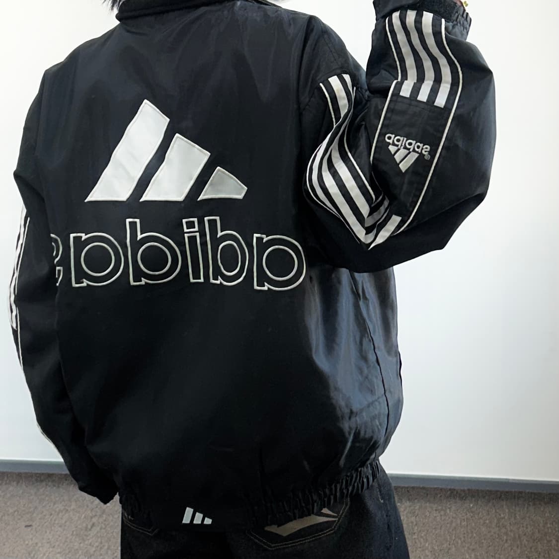 Adidas 아디다스 올드스쿨 백삼각로고 블랙 누빔 점퍼 상품이미지2