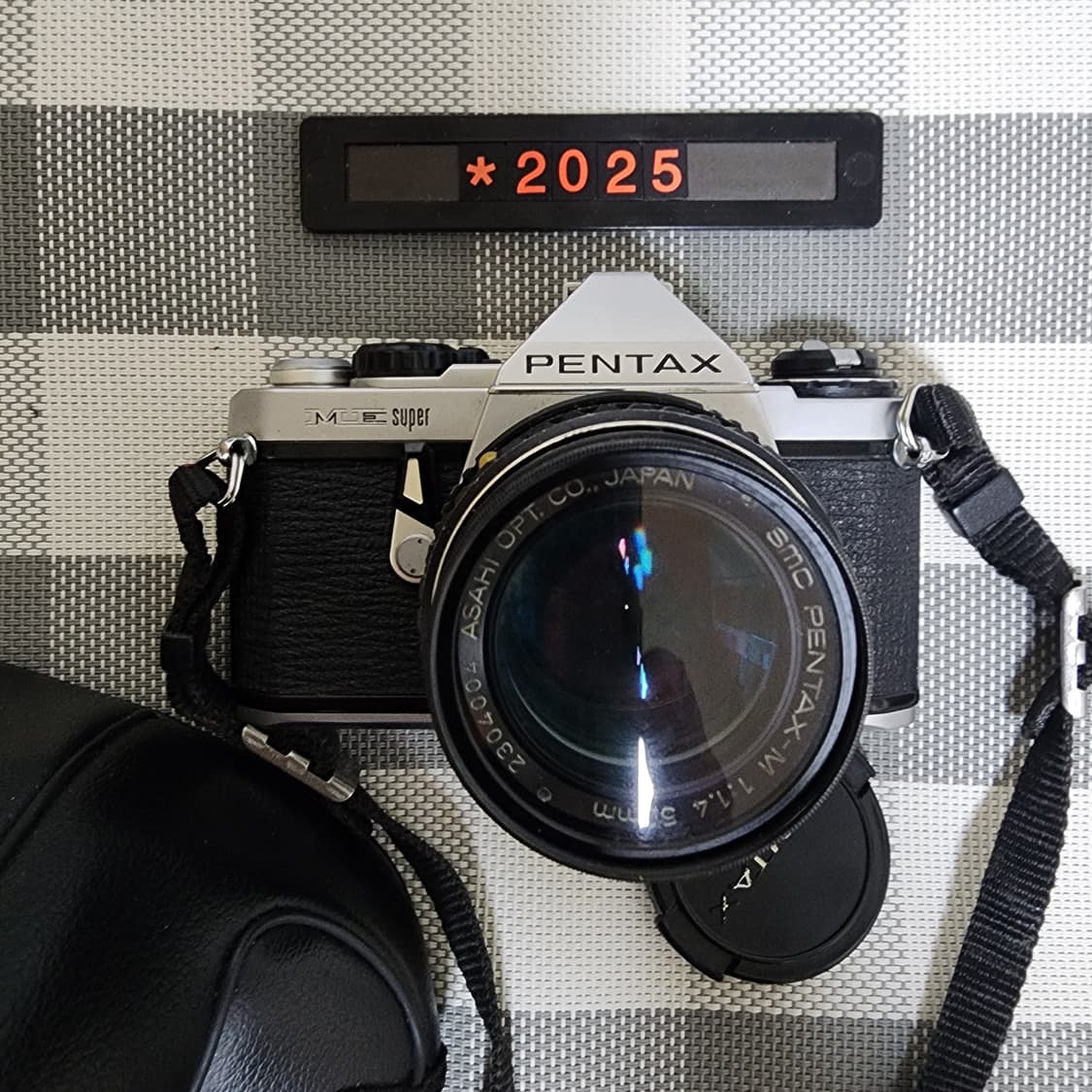 펜탁스 미슈퍼 필름카메라 실버바디 1.4 단렌즈 케이스포함 상품이미지1