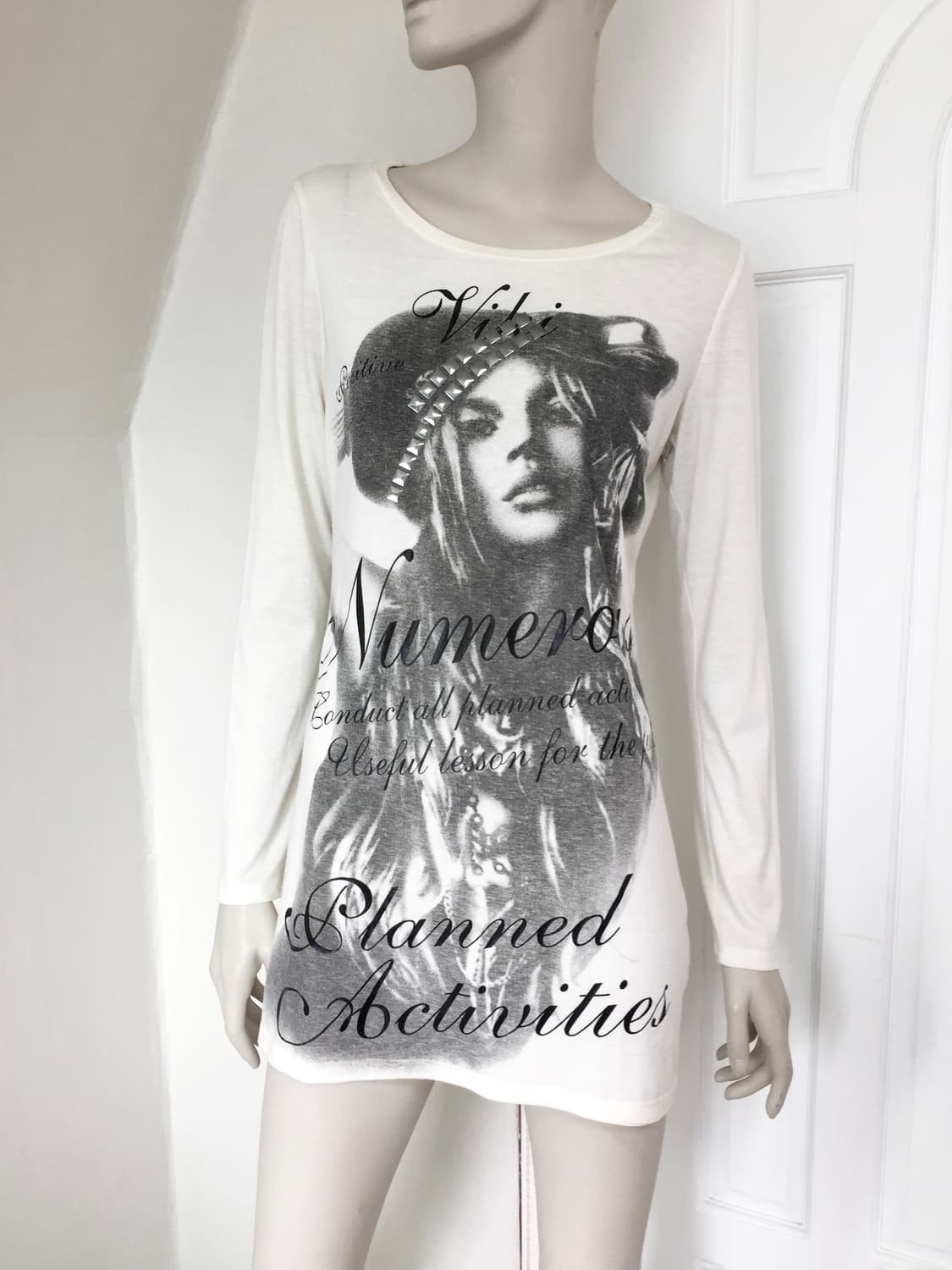 Women’s Graphic Lettering Long Sleeve  상품이미지1