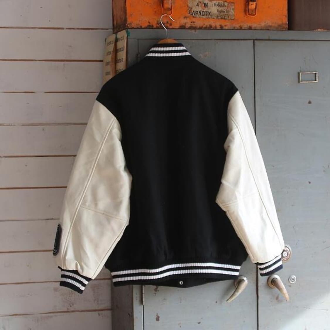 (착용컷) SWAGGER 바시티 자켓 (남성용 L) 상품이미지3