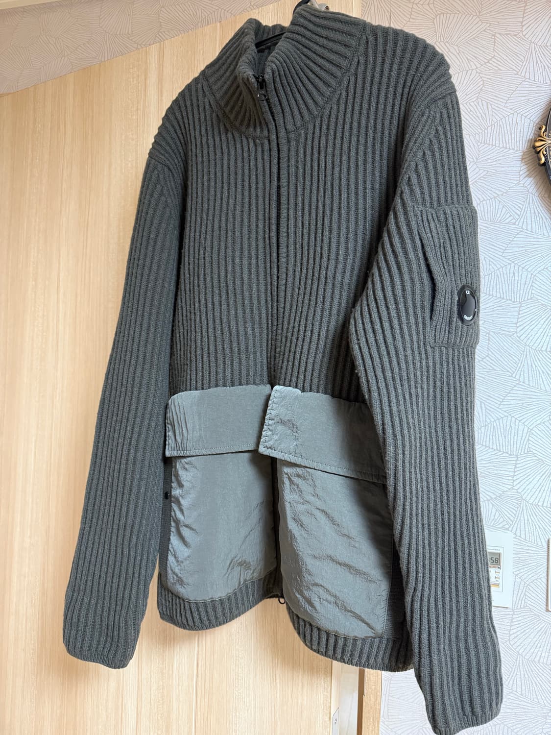 CP컴퍼니 램스울 크롬 혼방 니트집업 상품이미지2