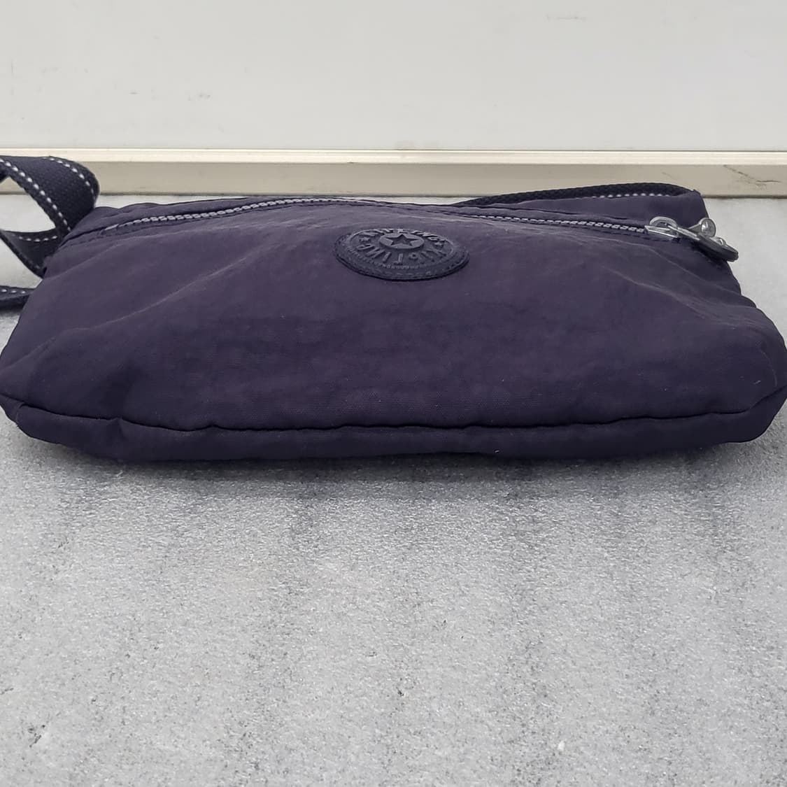 상태좋은 가볍고 편한 키플링 크로스백 퍼플 29x25cm 상품이미지6