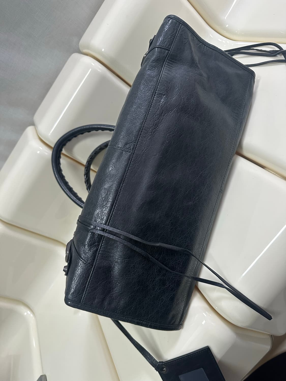 [A 정품] 발렌시아가 시티 모터백 파트타임 블랙 상품이미지7