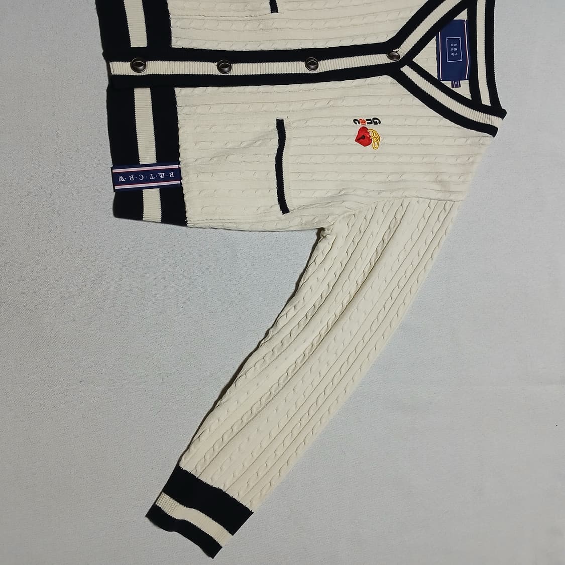 로맨틱크라운 니트 가디건 우먼 자켓 상품이미지4