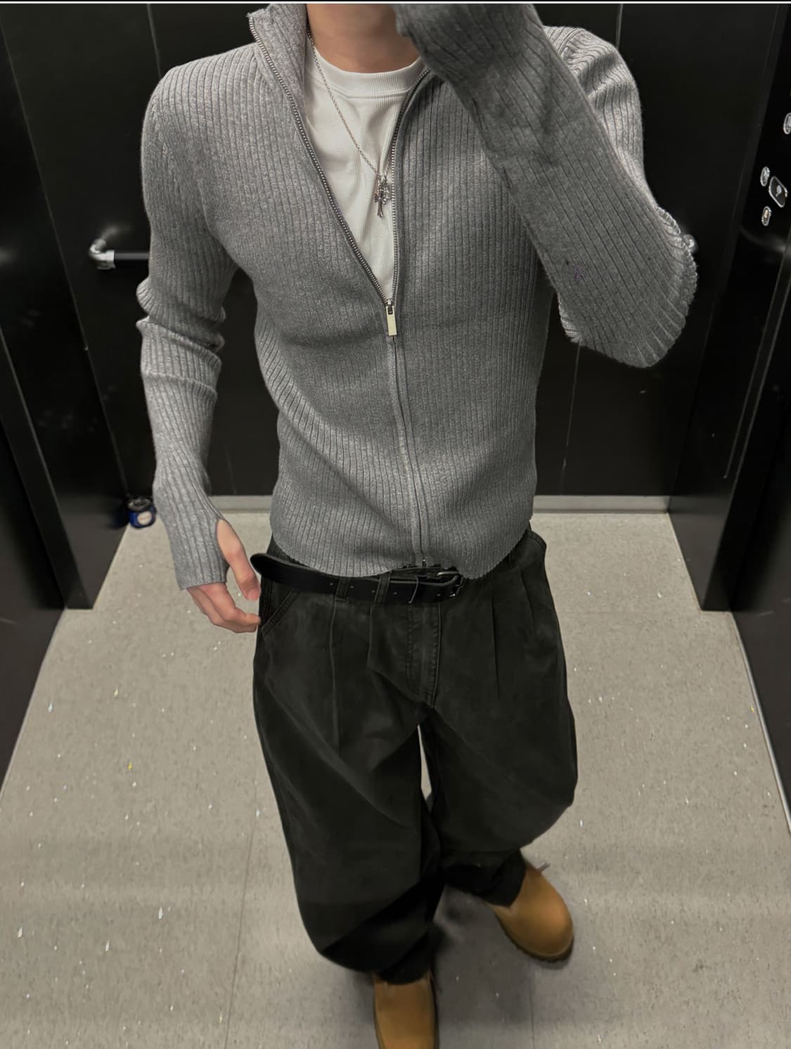 슬림 니트집업 그레이색상 상품이미지1