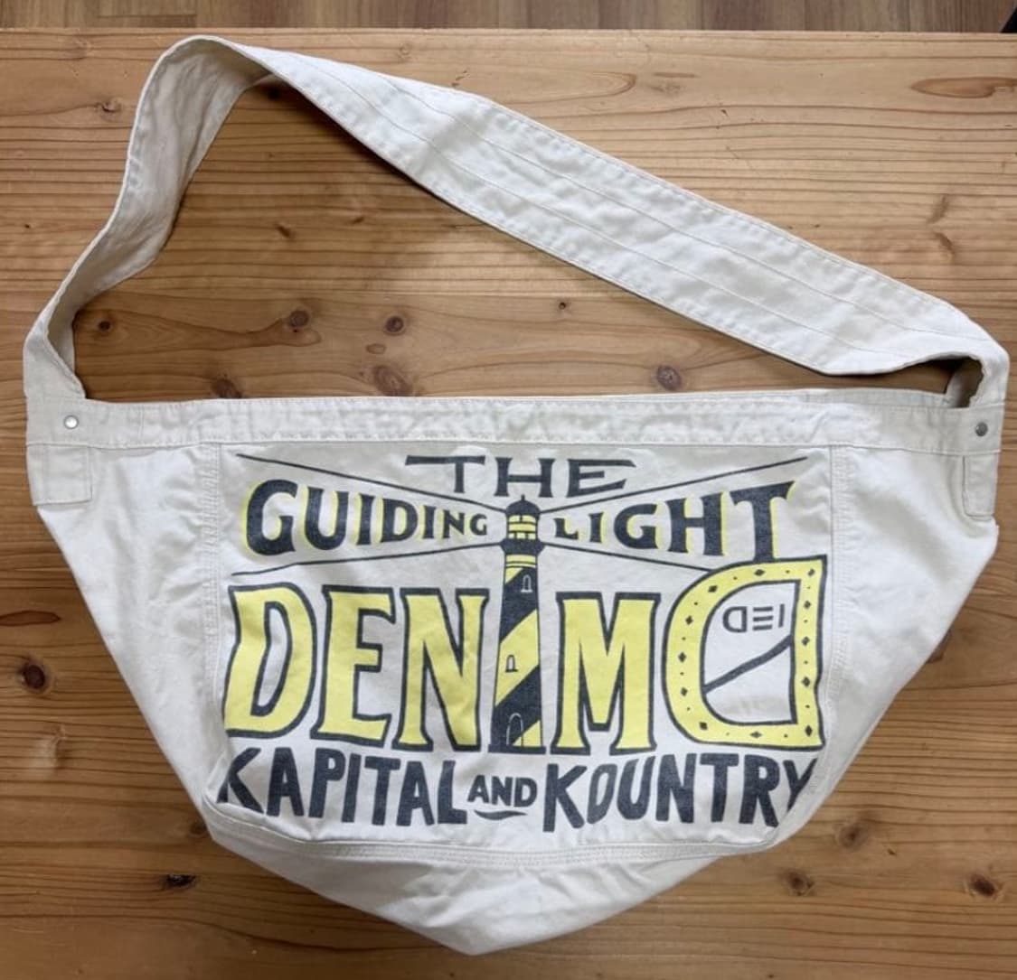 (착샷o) KAPITAL 캐피탈 캔버스 뉴스페이퍼 숄더백 화이트  상품이미지1